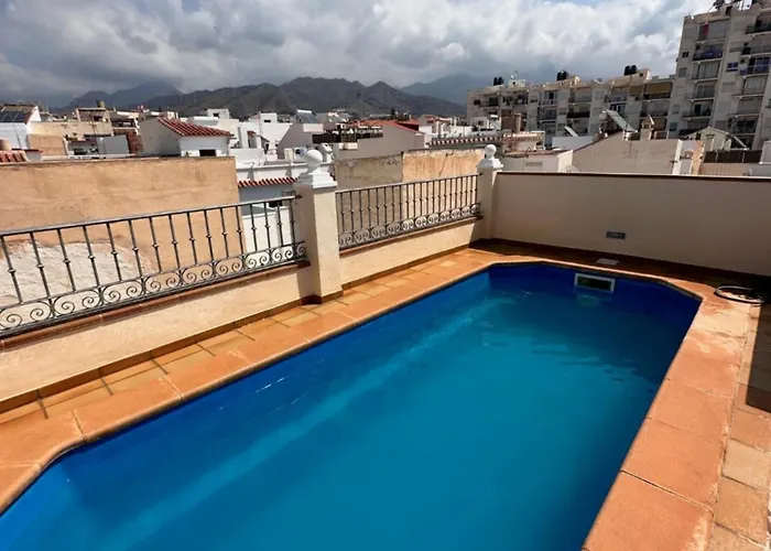 Atico Con Piscina Privada En El Corazon De Nerja!